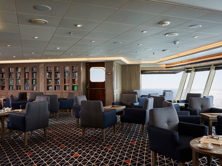 Silver Muse: Observationsbibliothek auf Deck 11