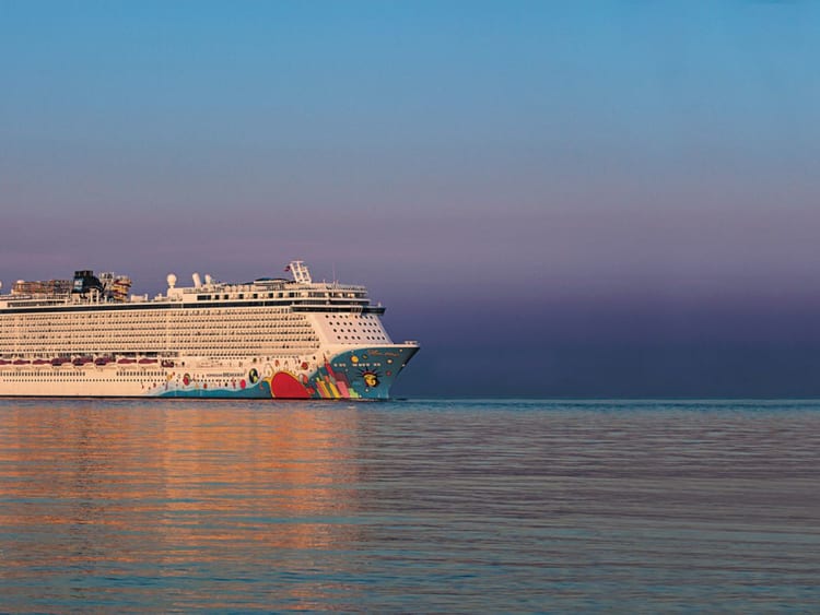 Norwegian Breakaway: Au&szlig;enansicht 