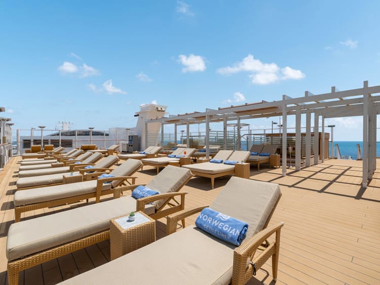 Norwegian Joy: Vibe Beach Club Sonnendeck nur f&uuml;r Erwachsene