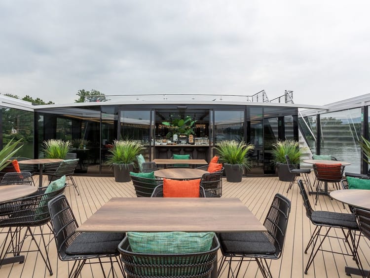 nickoSPIRIT: Restaurant The Garden & Veranda