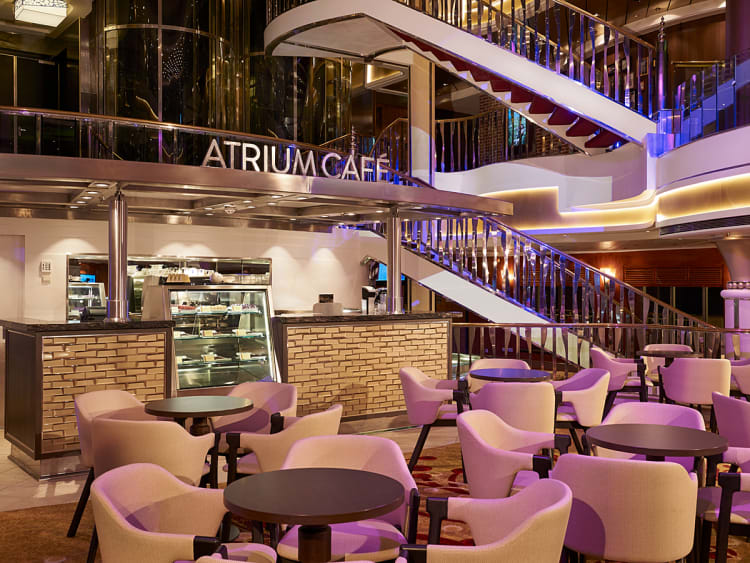 Norwegian Star: Atrium Caf&eacute;