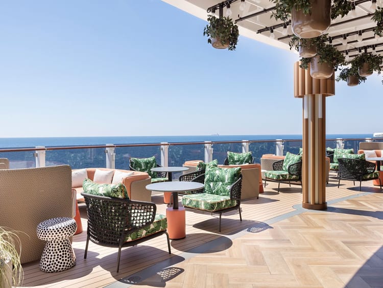 Norwegian Viva: Outdoor Restaurant