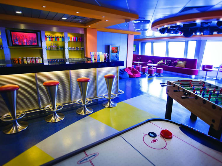 Norwegian Pearl: Teens Club