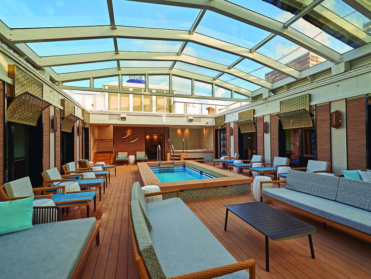 Norwegian Pearl: Courtyard & Sun Deck