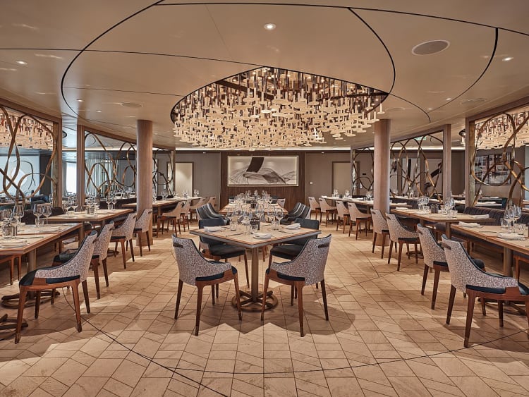Silver Endeavour: The Restaurant auf Deck 4
