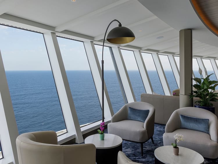 Silver Ray: Observation Lounge auf Deck 10