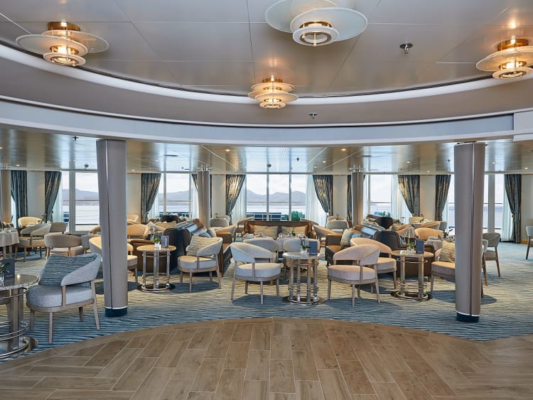 Silver Shadow: Panorama Lounge Innenbereich auf Deck 8