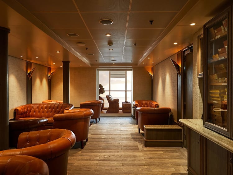 Silver Shadow: Connoisseur's Corner auf Deck 8