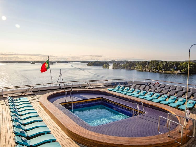 Vasco da Gama: Oasis Pool Heck