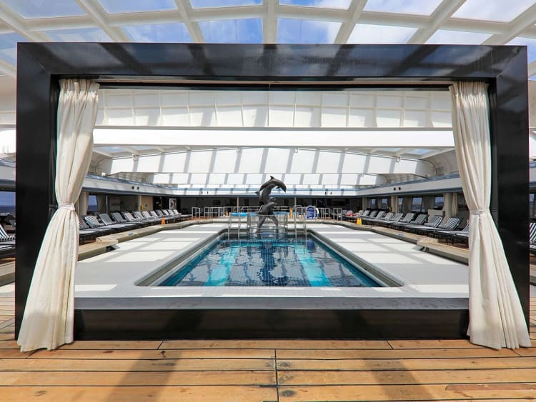 Vasco da Gama: Lido Pool Innenpool mit Schiebedach