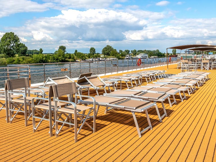 Lady Diletta: Sonnendeck