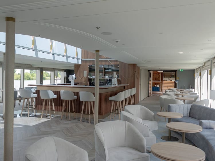 Lady Diletta: Tintoretto Lounge mit Bar