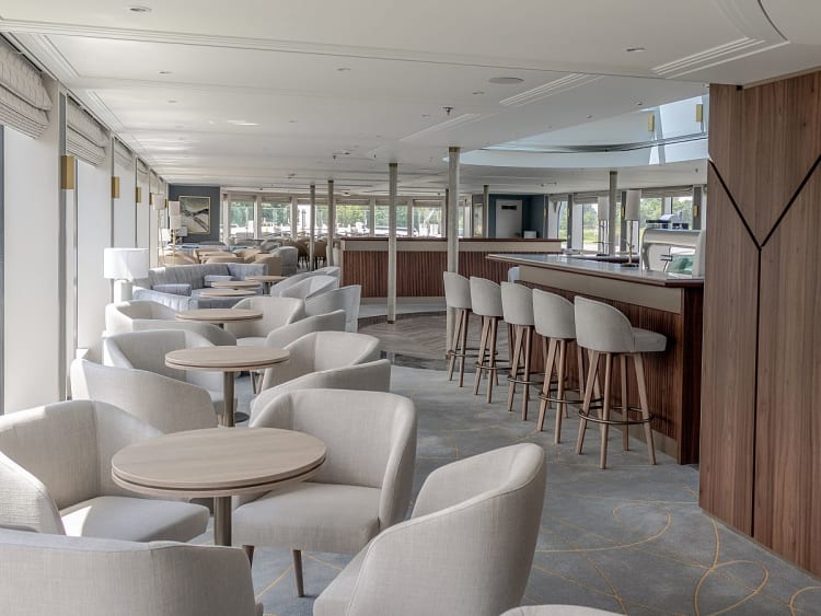 Lady Diletta: Tintoretto Lounge mit Bar