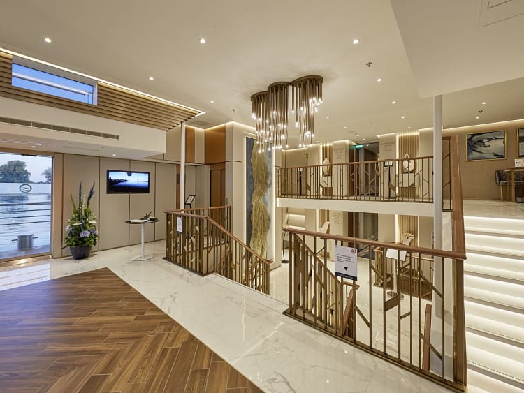 Lady Diletta: Lobbybereich