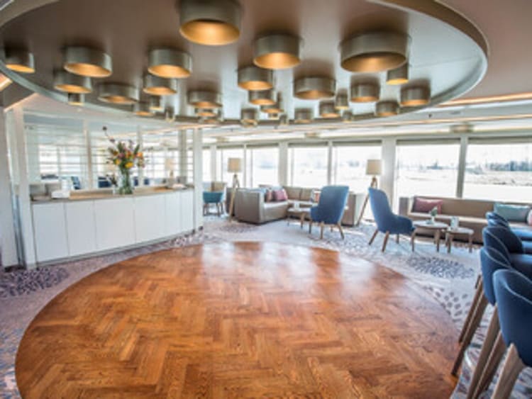 Asara: Panorama-Lounge Tanzfl&auml;che