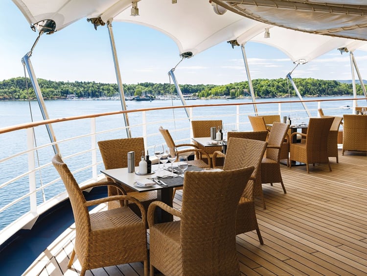 Silver Spirit: La Terrazza Restaurant auf Deck 7