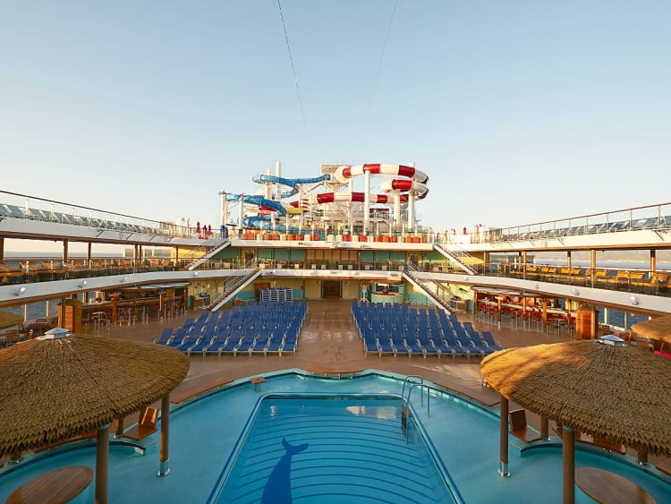 Carnival Horizon: Sonnendeck mit Pool