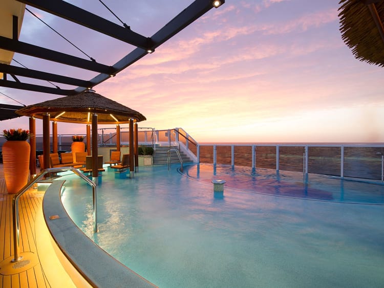 Carnival Horizon: Havana Bar Pool