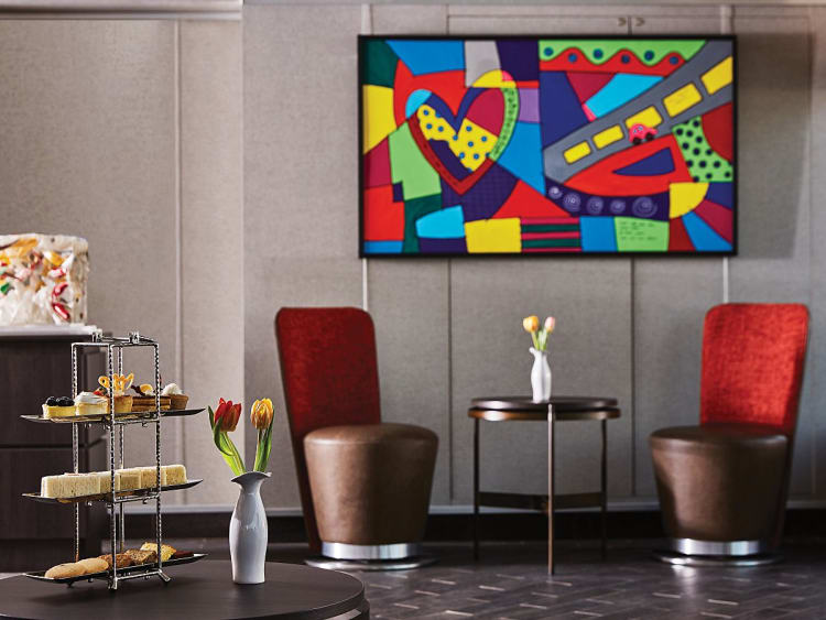 Silver Muse: Arts Caf&eacute; auf Deck 8