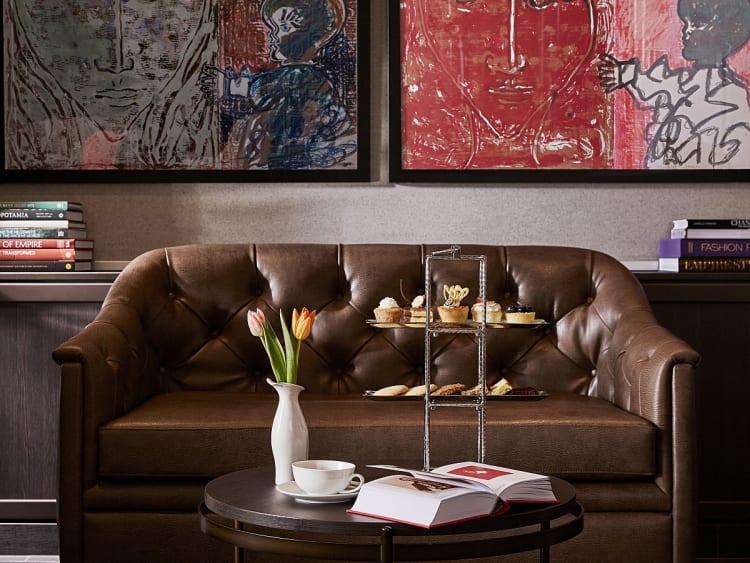 Silver Muse: Arts Caf&eacute; auf Deck 8