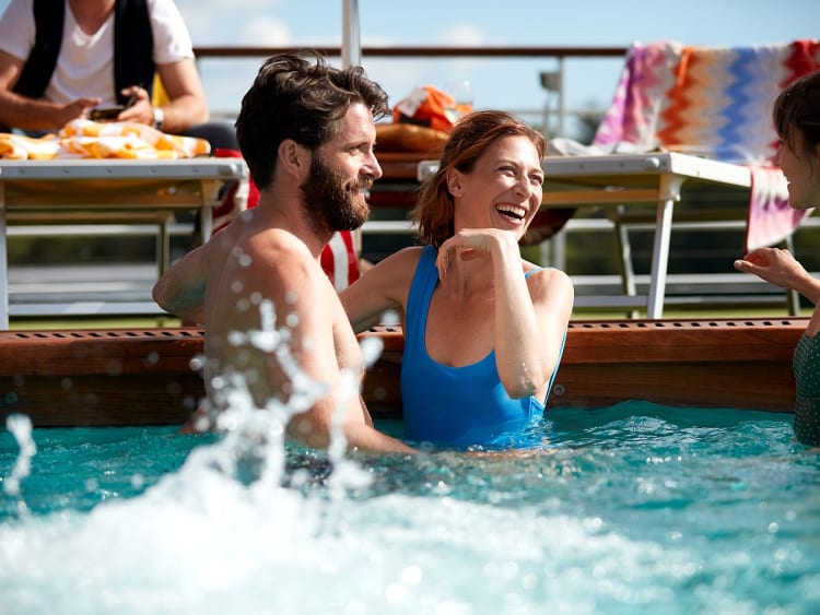 A-ROSA SILVA: Poolbereich