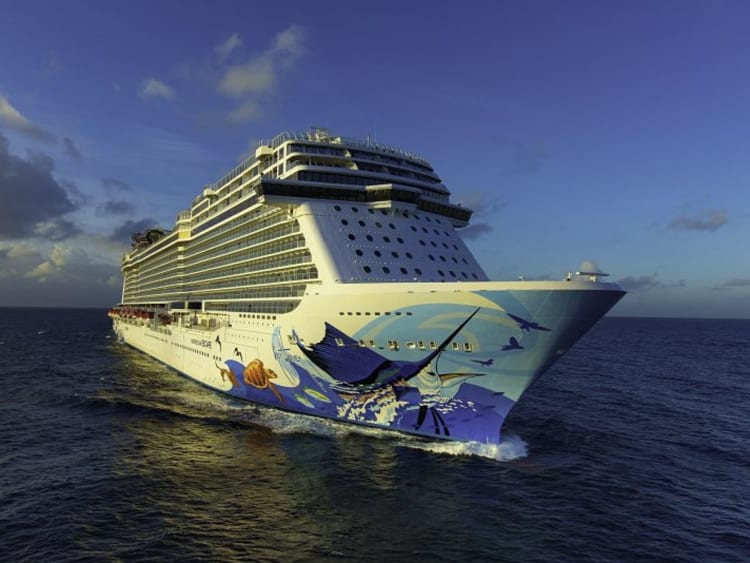 Norwegian Cruise Line - Norwegian Escape - Picture 3