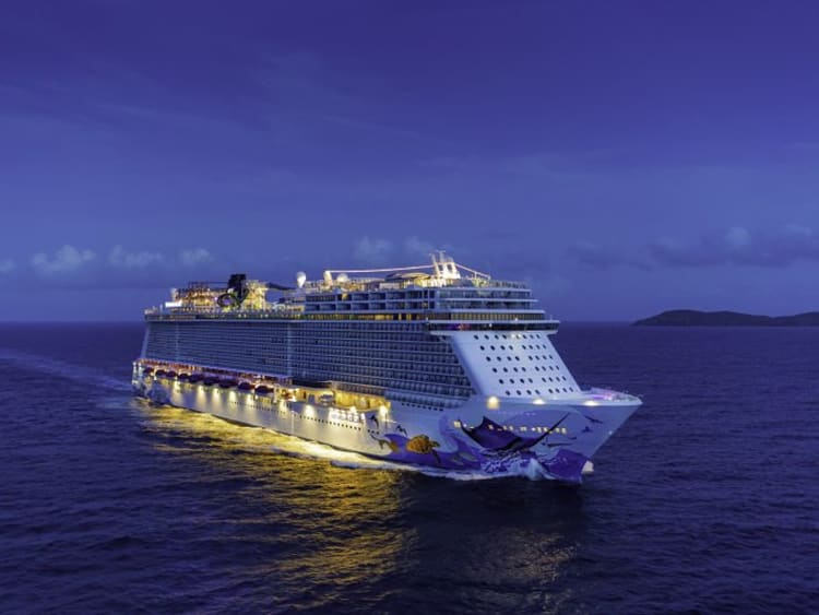 Norwegian Cruise Line - Norwegian Escape - Picture 2