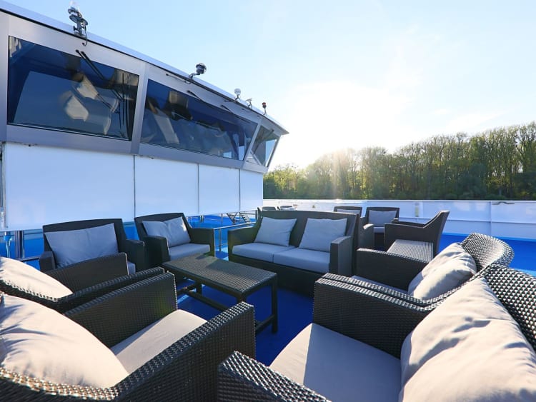 Lady Cristina: Lounge auf dem Sonnendeck