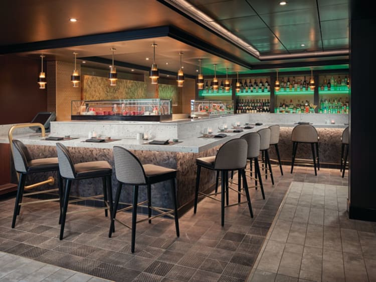 Norwegian Sky: Lounge "Pinnacle" auf Deck 12