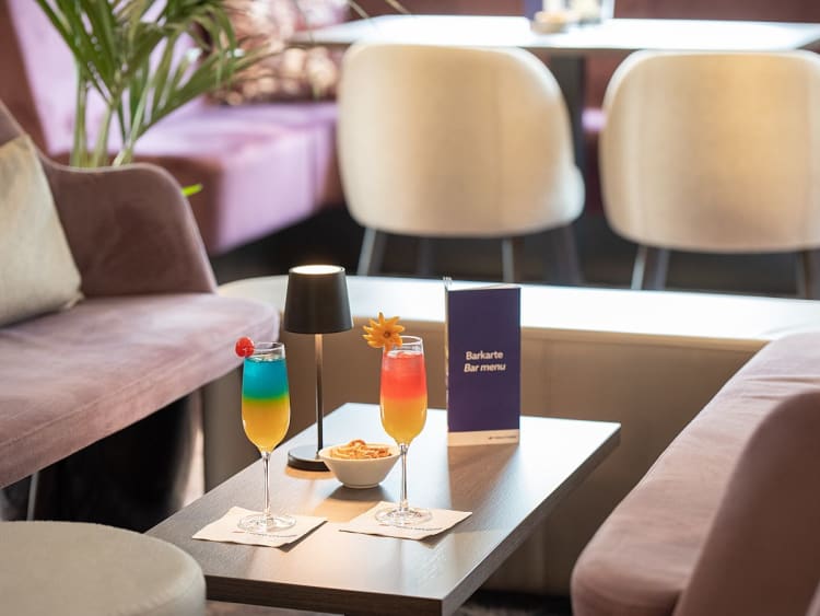 Belvedere: Cocktails im Panorama- Salon auf dem Oberdeck