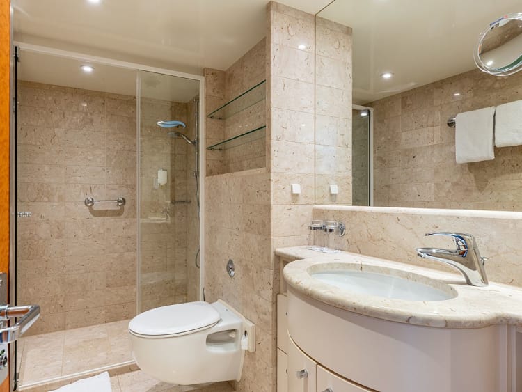 Belvedere: Badezimmer einer Suite (Beispielbild)