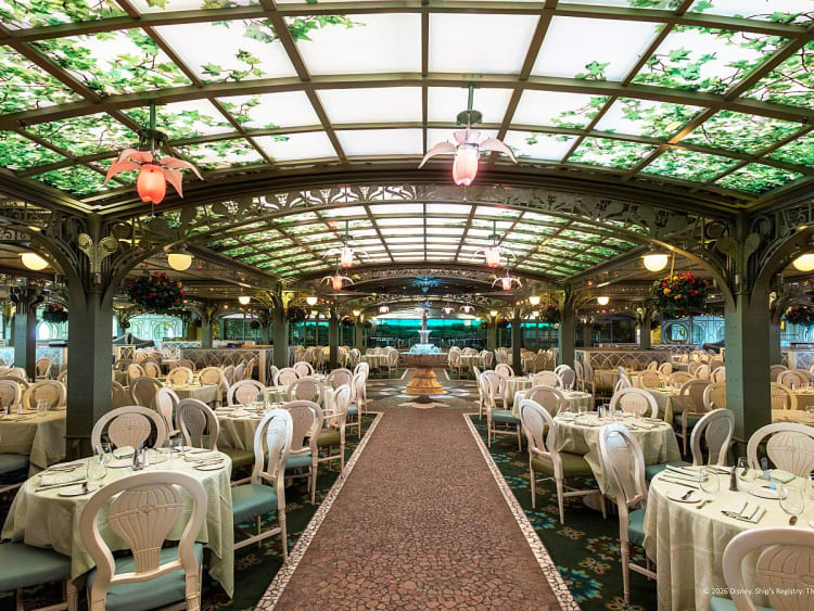 Disney Dream: Restaurant "Enchanted Garden" auf Deck 2