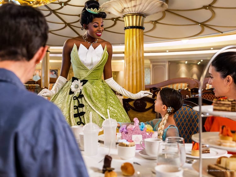 Disney Dream: Royal Tea im "Royal Court" auf Deck 3