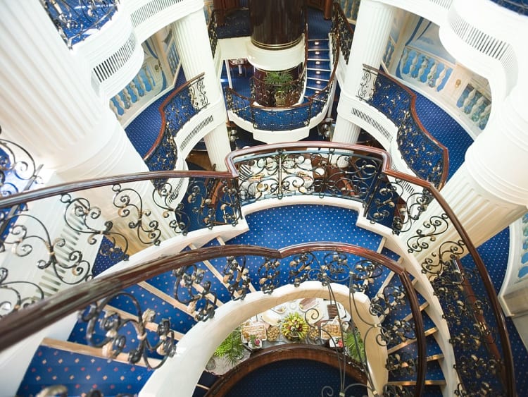 Royal Clipper: Atrium