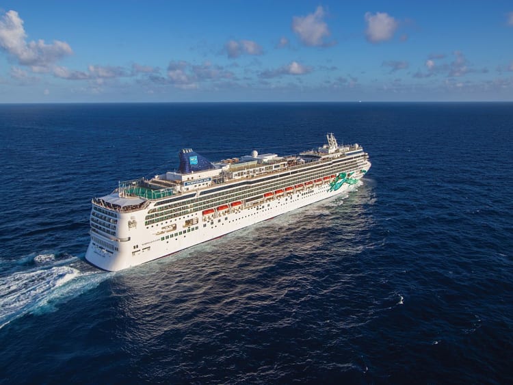 Norwegian Cruise Line - Norwegian Jade - Foto 2