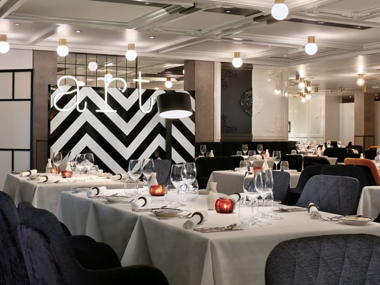 Celebrity Beyond: Restaurant "Tuscan" auf Deck 3