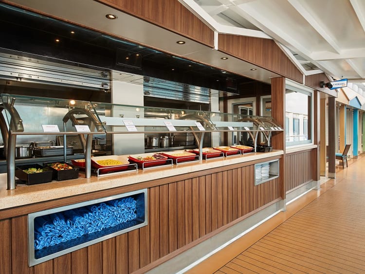 Carnival Venezia: "La Strada Grill" auf Deck 5