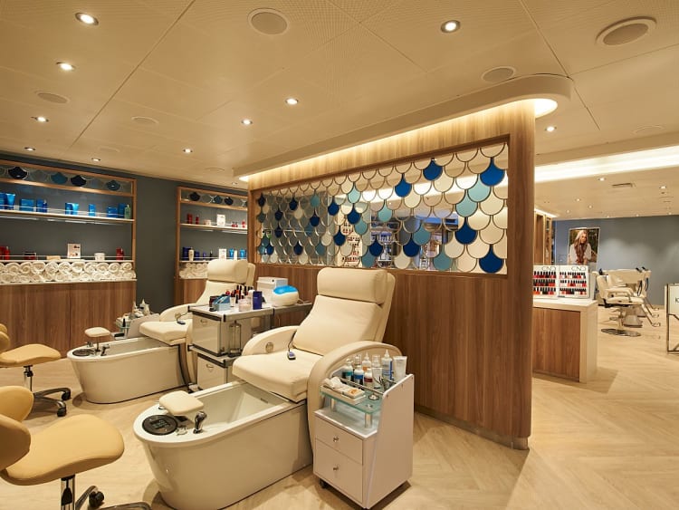 Carnival Venezia: Beauty Salon Sessel im Spa auf Deck 12