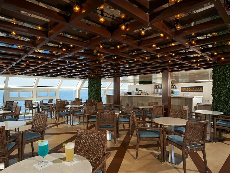 Carnival Venezia: "Pergola Bar" auf Deck 11