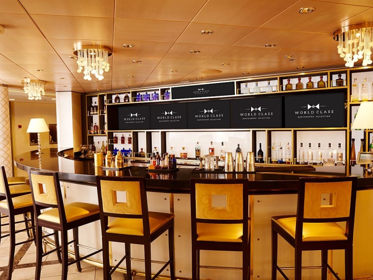 Celebrity Silhouette: "World Class Bar" auf Deck 5
