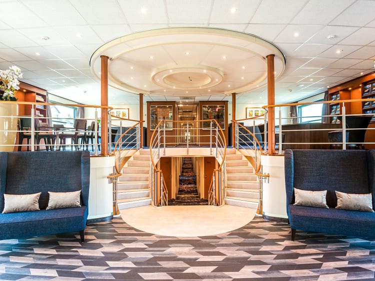 Seine Comtesse: Rezeption auf dem Oberdeck