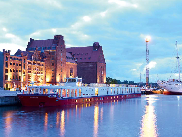 STARLING FLEET - Katharina von Bora - Foto 1