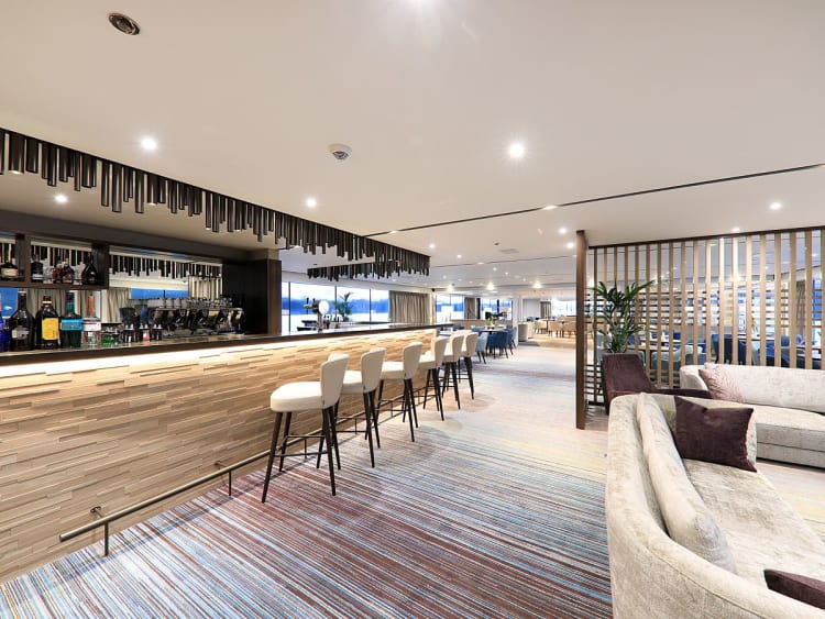 Adora: Panorama Lounge Bar