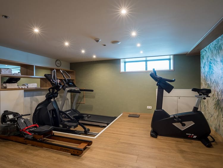 Adora: Fitnessstudio