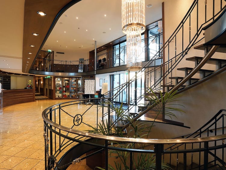 Alina: Treppenhaus