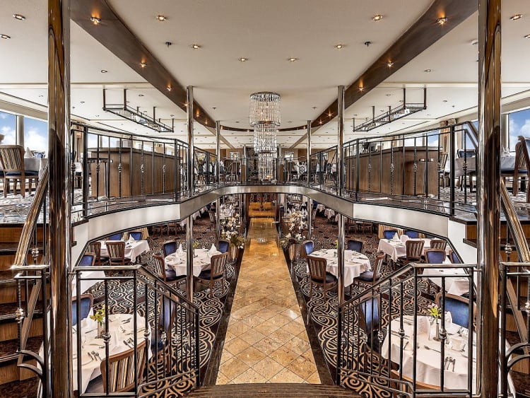 Amelia: Bordrestaurant
