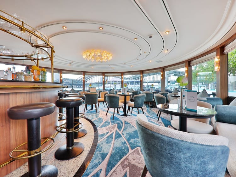 Anesha: Panoramalounge Bar