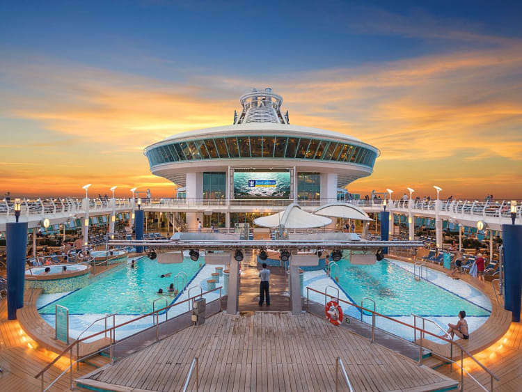 Royal Caribbean Cruises - Adventure of the Seas - Foto 2