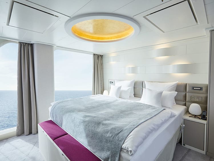 HANSEATIC inspiration: Grand Suite Schlafbereich (Beispielbild)