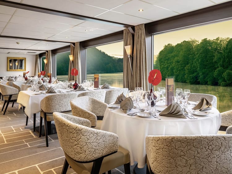 Amadeus Brilliant: Bordrestaurant